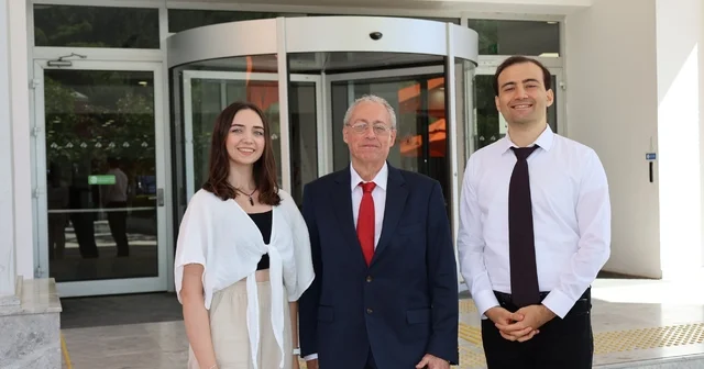 Rotaları uzay İzmir Ekonomili gençler İtalya yolcusu Hayallerini İtalya ya taşıdılar İzmir Haberleri Habertürk Yerel Haberler