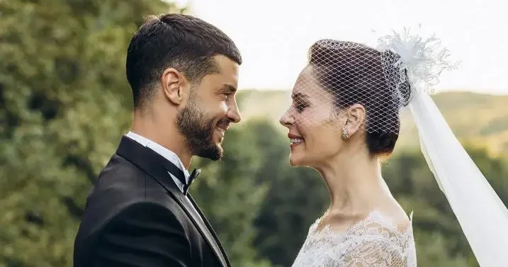 Berk Oktay dan yıldönümü sürprizi: Yıldız Çağrı Atiksoy a Dubai de jest