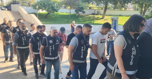 Datça da teknede yakalanan 9 FETÖ şüphelisi ve kaptan adliyeye sevk edildi Muğla Haberleri Habertürk Yerel Haberler