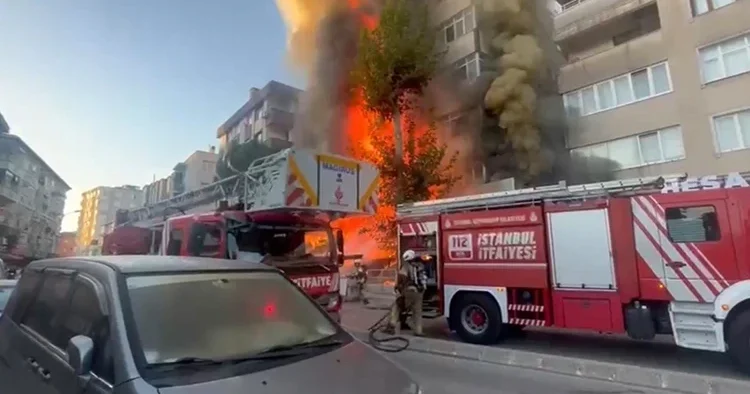 Kartal’da sabah saatlerinde dehşet anları: Alev alev yanan market küle döndü