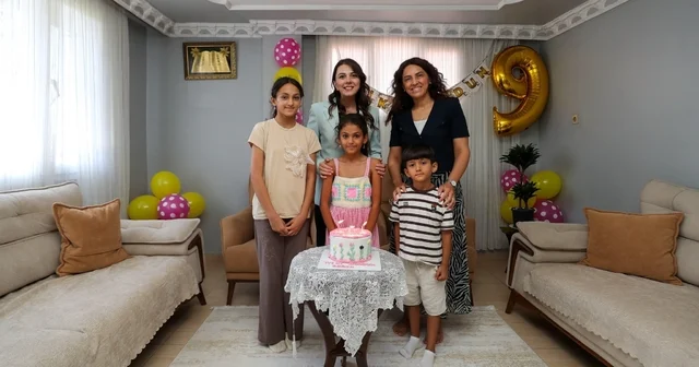 Yüreğimizdeki Işık Projesi kapsamında depremzede çocukların doğum günleri kutlandı Hatay Haberleri Habertürk Yerel Haberler