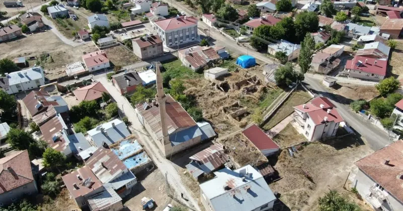 Eski kilise 42 yıldır cami olarak hizmet veriyor!