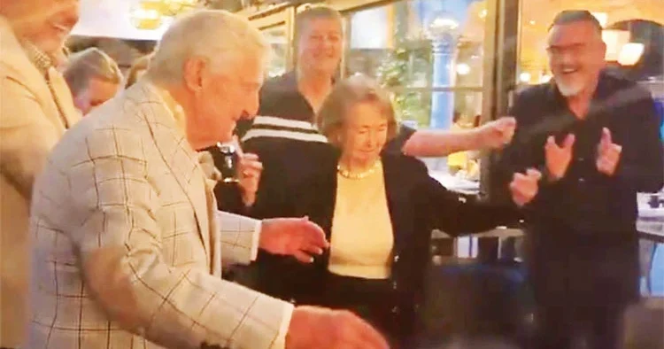 Koç Ailesi’nin iki çınarı dans pistinde