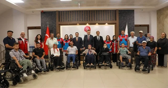 Niğde de engelli vatandaşlara 21 akülü tekerlekli sandalye desteği Niğde Haberleri Habertürk Yerel Haberler