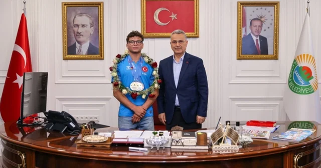 İlkadımlı güreşçiden tarihi başarı Başkan Kurnaz, 5 madalya kazanan başarılı sporcuyu tebrik etti Samsun Haberleri Habertürk Yerel Haberler