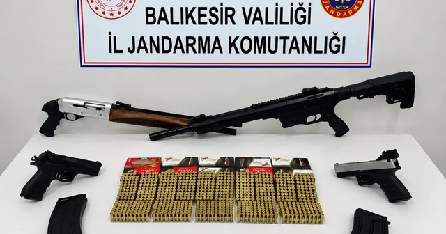 Bandırma ve Ayvalık ta silah ticareti operasyonu: 10 şüpheli yakalandı Balıkesir Haberleri Habertürk Yerel Haberler