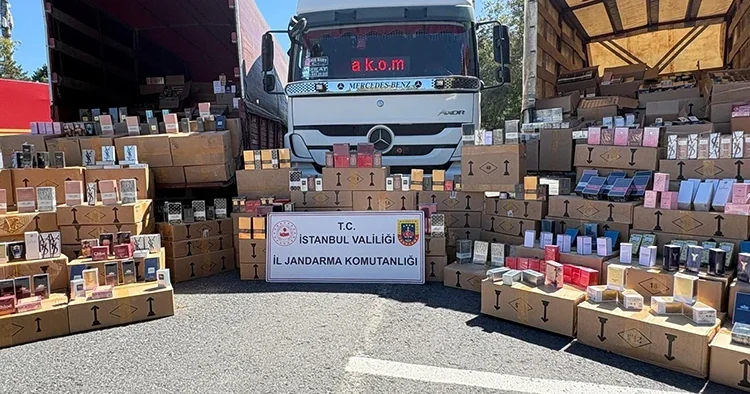Orijinal gibi göstermek için karekod koymuşlar: Bağcılar da 200 milyonluk sahte parfüm vurgunu