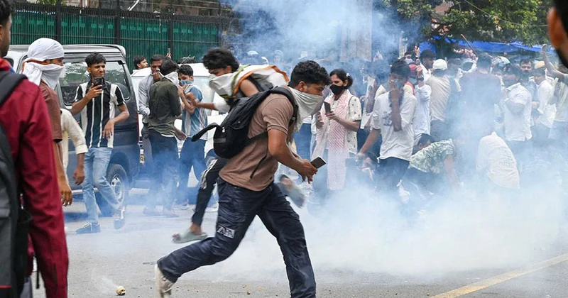 Delhi de Hamam Böceği gösterisine izin çıkmadı, 2 binden fazla kişi gözaltına alındı