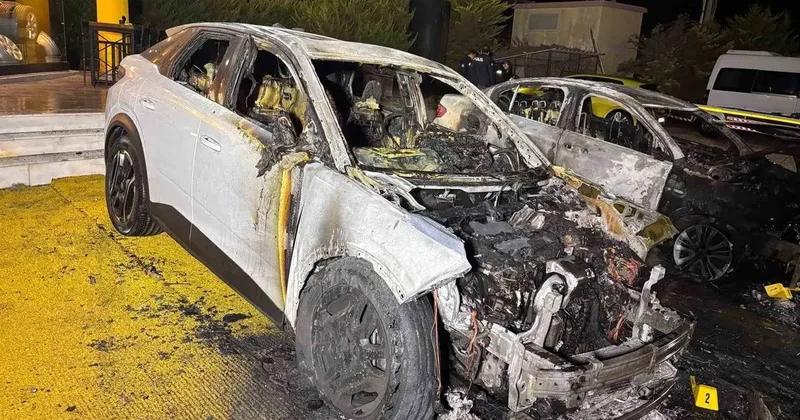 Kuşadası’nda oto galeri kundaklandı