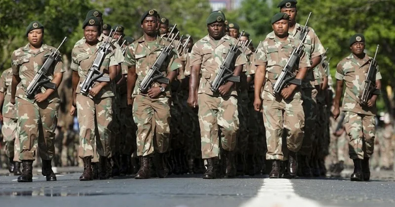 Güney Afrika ordusu, göçmen karşıtı şiddet nedeniyle Johannesburg ve Durban a indi
