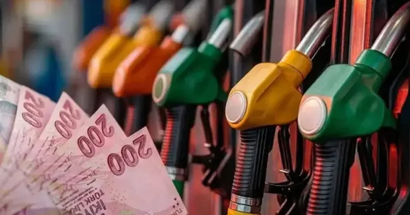 Akaryakıta bir zam, bir indirim geldi! İşte güncel benzin ve motorin fiyatları...