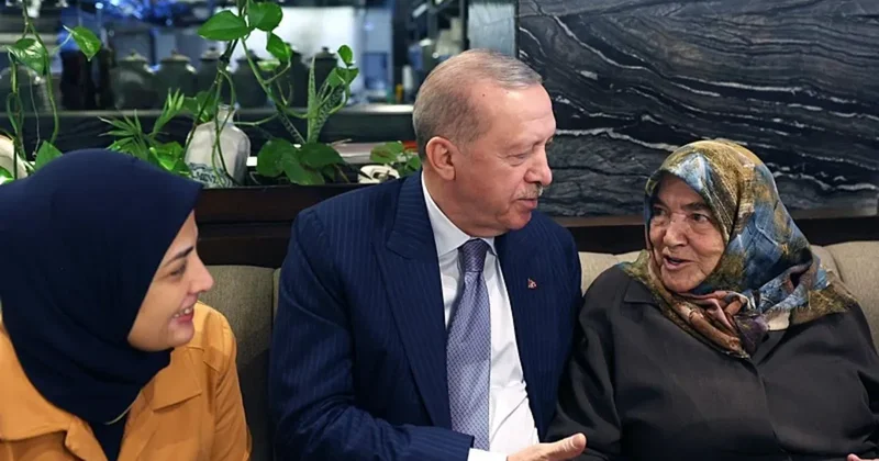 Başkan Erdoğan kafede vatandaşlarla bir araya geldi.