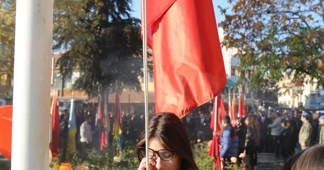 Gözyaşları içinde Atatürk e saygı Nevşehir Haberleri