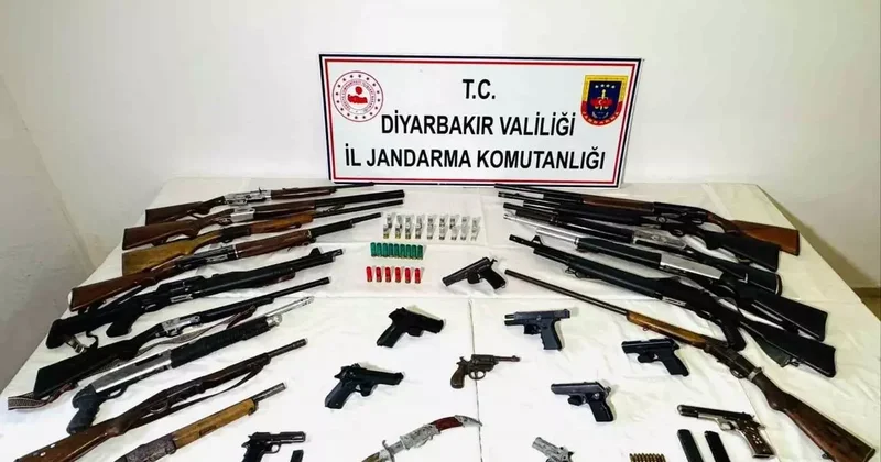 Jandarma ekiplerinden silah ve kaçakçılık operasyonu
