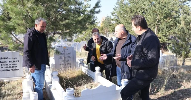 Basın şehidi Sebahattin Yılmaz mezarı başında anıldı Erzurum Haberleri
