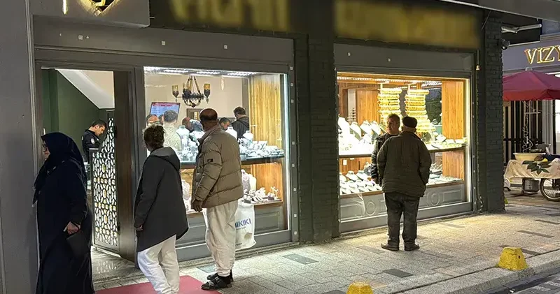 Ordu’da kuyumcunun dalgınlığından faydalanıp, 2 milyon liralık altını çaldı