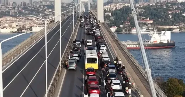 15 Temmuz Şehitler Köprüsü nde 09.05 VİDEO İZLE