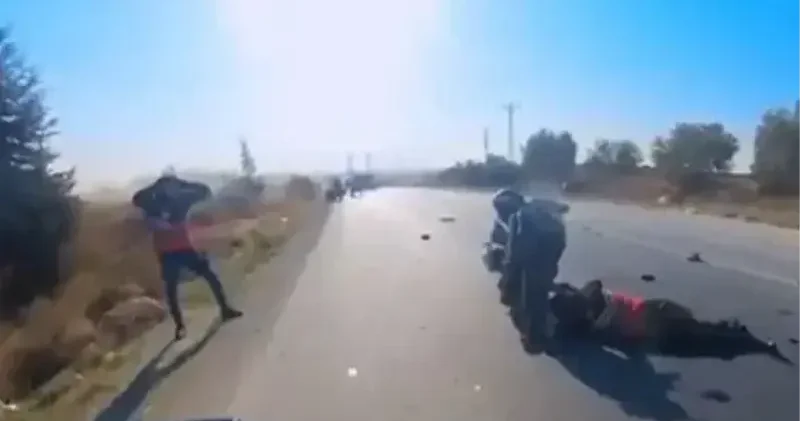 Mersin de feci kaza: Geziden dönen konvoydaki motosiklet otomobille çarpıştı Mersin Haberleri