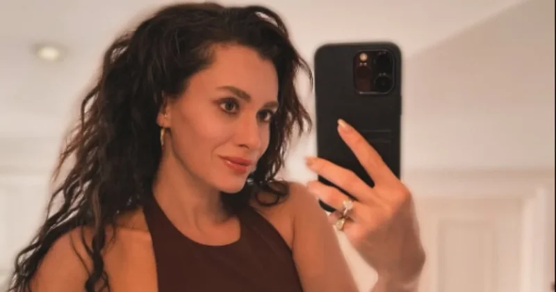 Ünlü oyuncu evleniyor: Tek taşını paylaştı Sözcü Gazetesi