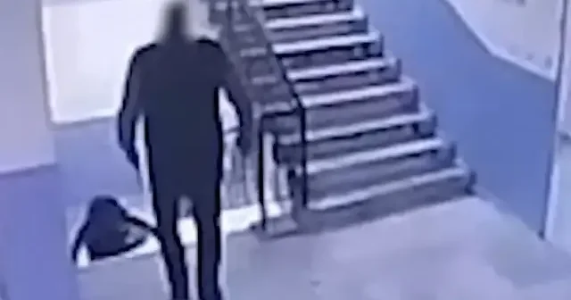 Manisa da okul müdürü otizmli öğrencisini merdivenden itti: O anlar kamerada VİDEO İZLE