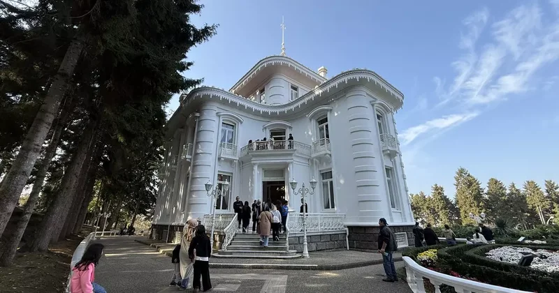 Trabzon daki Atatürk Köşkü nde ziyaretçi yoğunluğu