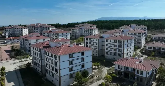 Sakaryalı vatandaşlar Yüzyılın Konut Projesi kapsamında ev sahibi oldu VİDEO İZLE