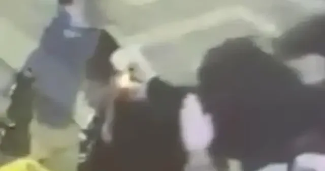 Kadıköy’de bir kadının yüzüne yanıcı madde döküp ateşe verdi VİDEO İZLE