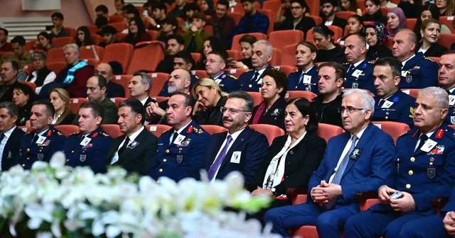 Eskişehir Valisi Aksoy, Atatürk ü anma programına katıldı Eskişehir Haberleri