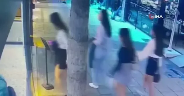 Kafeye gelenler kapıyı şaşırıp kafalarını çarpıyor! İşletme sahibi Biz de ne yapacağımızı şaşırdık dedi