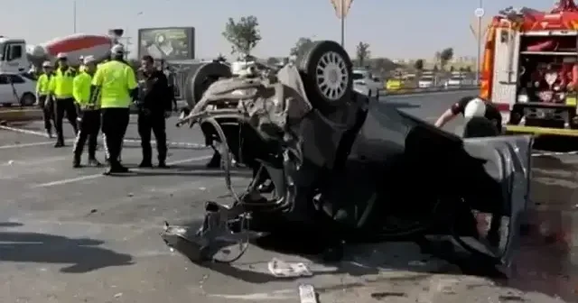 Şanlıurfa da zincirleme trafik kazasında 4 kişi yaralandı VİDEO İZLE