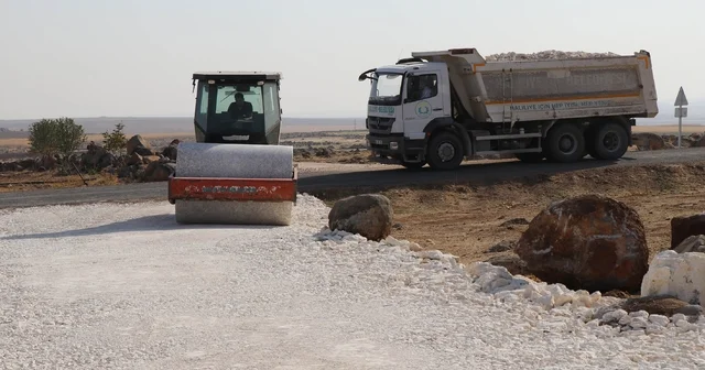 Haliliye Belediyesi nden kırsal mahallelerde yol çalışması Şanlıurfa Haberleri