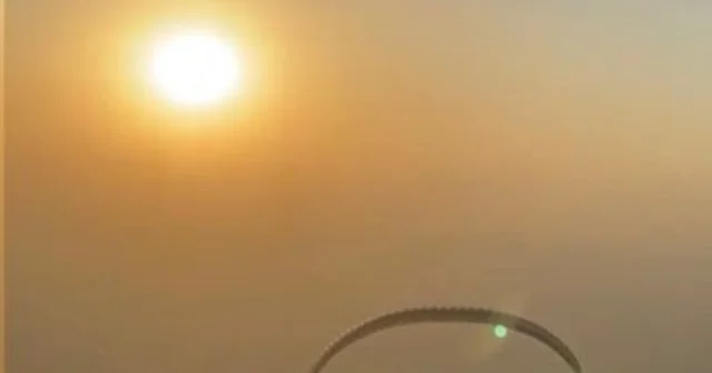 Renkli festivalde kısa süreli korku: Paraşütçü kayaya çarptı Osmaniye Haberleri