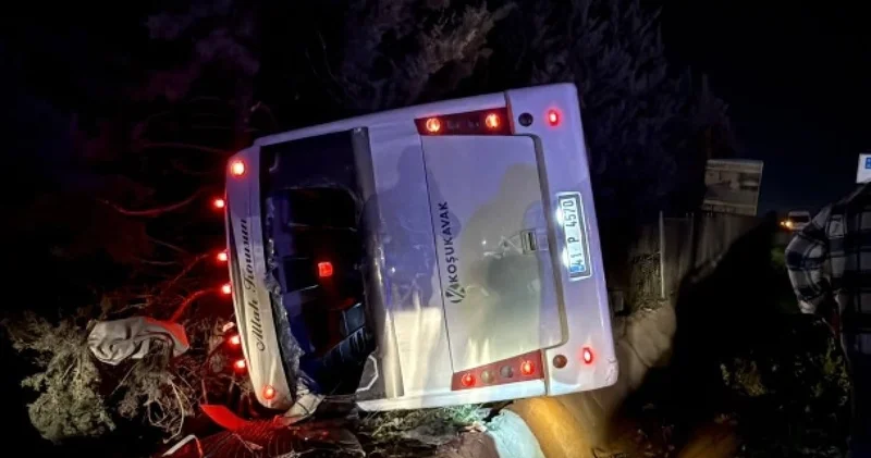 Kocaeli’de işçi servisi devrildi: 8 yaralı