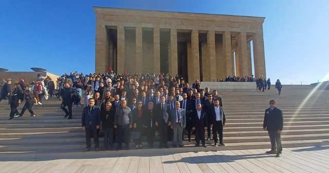 Başkan Saruhan yönetimiyle birlikte Başöğretmenin huzuruna çıktı Denizli Haberleri