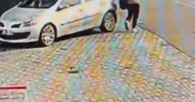 Park halindeki aracı çizip hiçbir şey olmamış gibi yoluna devam etti Sakarya Haberleri