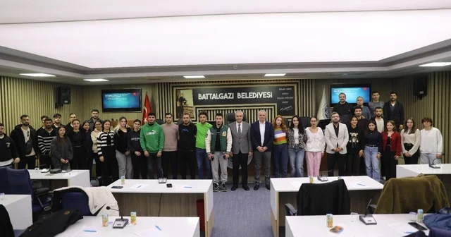 Battalgazi de gençlik çalışmaları öğrencilerle istişare edildi Malatya Haberleri