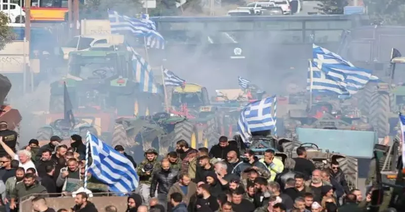 Yunanistan da çiftçi eylemleri: Havalimanları ve yollar kapatıldı