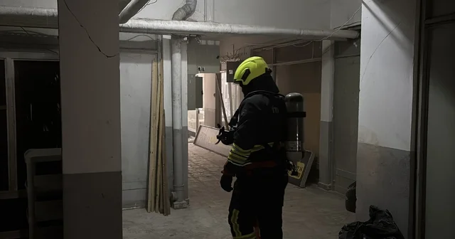 Üst katları otel olarak kullanılan iş merkezinde çıkan yangın ekipleri harekete geçirdi Bolu Haberleri