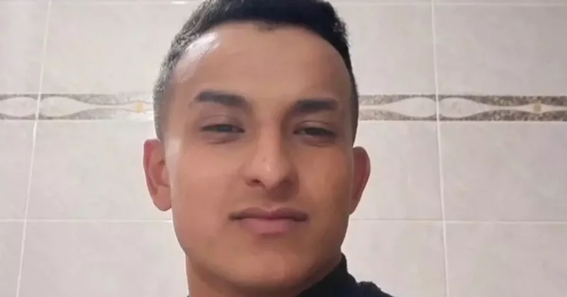 Devrilen motosikletin sürücüsü uyarı tabelasına çarpıp su kanalına düşerek öldü