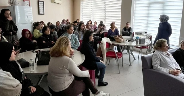 Gelibolu da SODAM kursiyerlerine çocuk ve ergen sağlığı eğitimi verildi Çanakkale Haberleri
