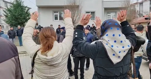 Baz istasyonuna karşı çıkan kadınlar, erkeklerin yeterince mücadele etmemesine tepki gösterdi Bolu Haberleri
