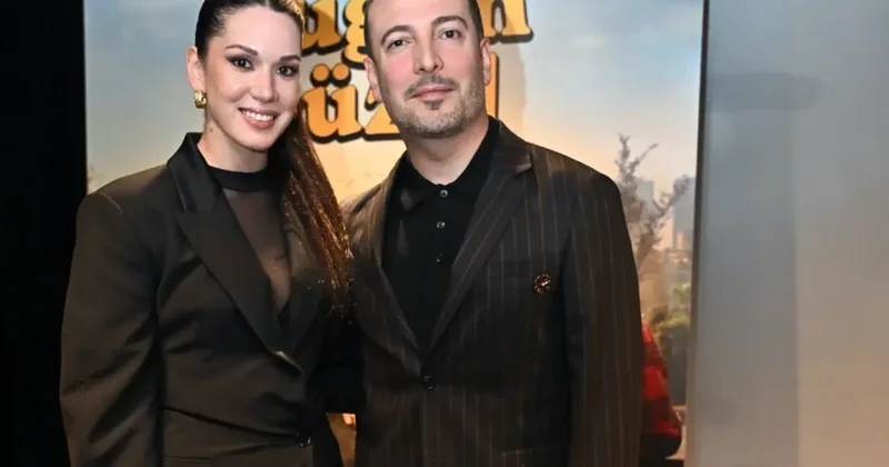 Oğuzhan Koç aşka geldi! Sevgilisi Hazal Subaşı yı dudağından öptü