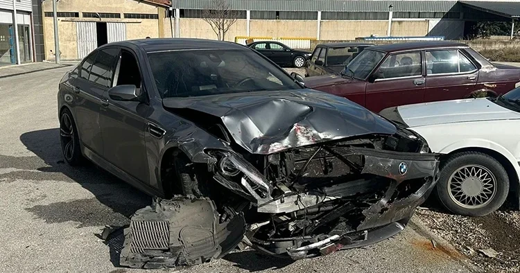 Oto yıkamacıya bırakılan otomobil bu hale geldi! Hasarın maliyeti çok büyük