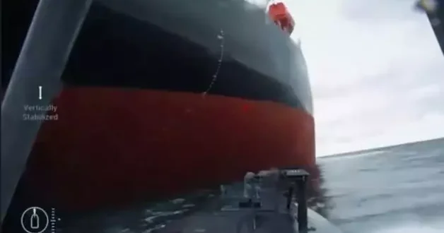 Ukrayna denizaltı insansız araçları Karadeniz de Rus petrol tankerini vurdu