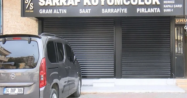 Müşterilerin altınlarıyla kaçan kuyumcu İzmir de yakalandı İzmir Haberleri