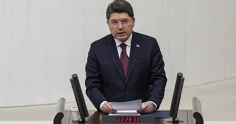 Bakan Tunç: Anayasa borcumuzu ödemek istiyoruz