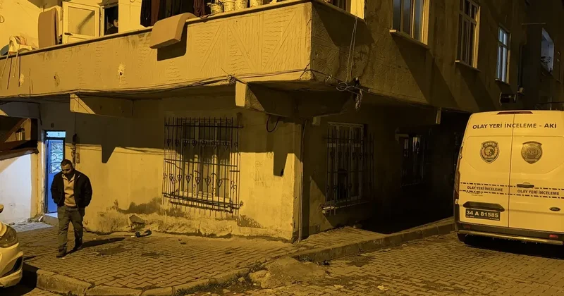 SON DAKİKA... İstanbul Arnavutköy de silahlı gasp dehşeti! Altın döviz ne varsa çaldılar: Anne ile 4 yaşındaki kızı o halde bulundu!