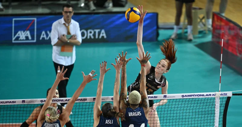 Sultanlar Ligi nde dev maç: Fenerbahçe Medicana VakıfBank Voleybol Haberleri