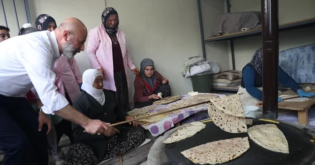 Başkan Çolakbayrakdar: Köy kimliğini koruyan, geleceğe nefes olan projeler üretiyoruz Kocasinan, kırsal mahallelerde rekor hizmete imza attı Kayseri Haberleri