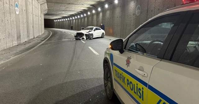 Alkollü sürücünün karıştığı kazada lüks otomobil pert oldu Kayseri Haberleri